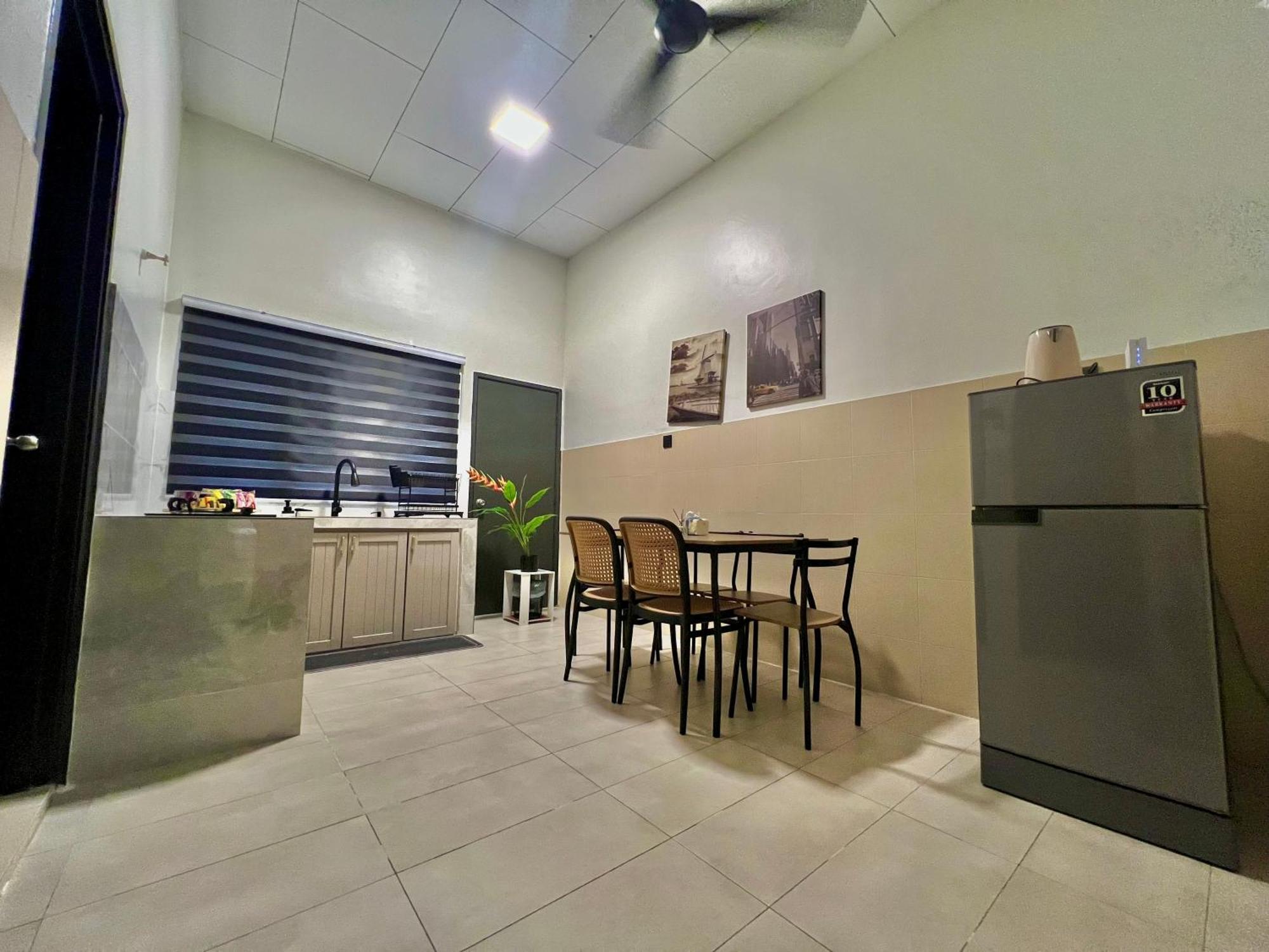 Quayside Cove Homestay - Corner House, Shah Alam Rimbayu Netflix Syok Tv Bbq Zewnętrze zdjęcie
