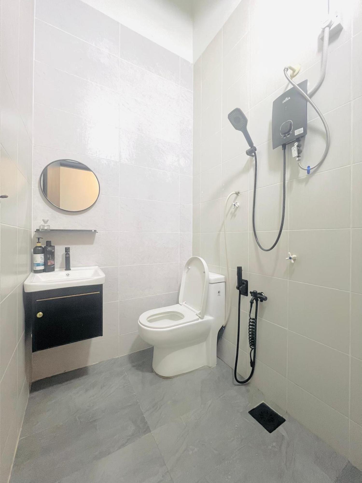 Quayside Cove Homestay - Corner House, Shah Alam Rimbayu Netflix Syok Tv Bbq Zewnętrze zdjęcie